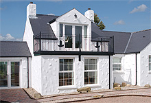 The rear balcony - Glassdrumman Cottage